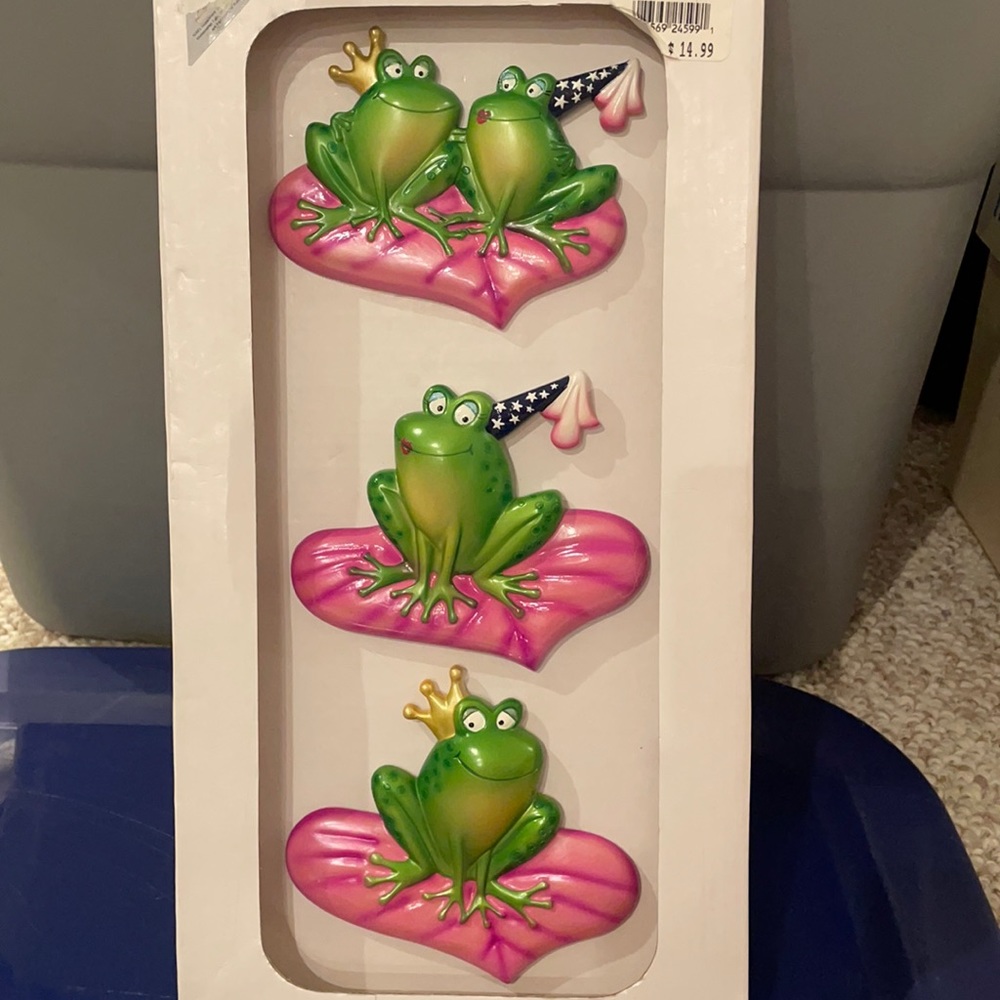 Set of 3 frog wall plaques